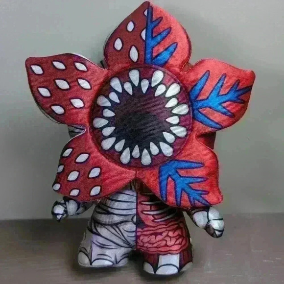 Stranger Things 25cm Demogorgan Plush - Netflix Hit Stranger Things - Picture 1 of 8